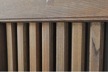 アンティーク建具　特注　上手物!!　桟も太く存在感のある銅金具がアクセントの格子蔵戸1枚(玄関戸、格子戸、引き戸)(R-080193)