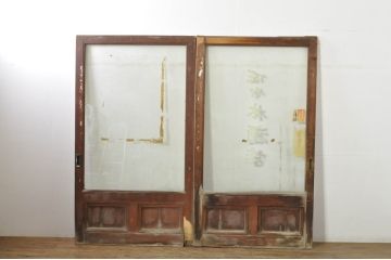 アンティーク建具　片面ペイント仕上げ限定　古い酒屋の特大ガラス戸2枚セット(引き戸)(R-080196)