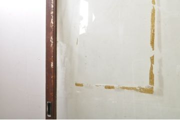 アンティーク建具　片面ペイント仕上げ限定　古い酒屋の特大ガラス戸2枚セット(引き戸)(R-080196)