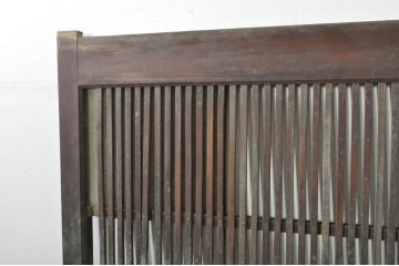 アンティーク建具　欅(ケヤキ)材　堂々とした佇まいが存在感を放つガラス入り格子蔵戸1枚(玄関戸、格子戸、引き戸)(R-080197)