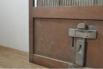アンティーク建具　欅(ケヤキ)材　堂々とした佇まいが存在感を放つガラス入り格子蔵戸1枚(玄関戸、格子戸、引き戸)(R-080197)