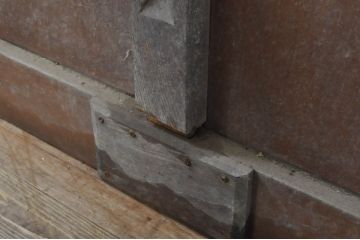 アンティーク建具　欅(ケヤキ)材　堂々とした佇まいが存在感を放つガラス入り格子蔵戸1枚(玄関戸、格子戸、引き戸)(R-080197)