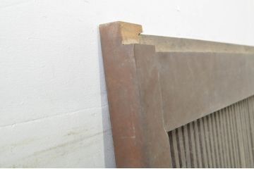 アンティーク建具　欅(ケヤキ)材　堂々とした佇まいが存在感を放つガラス入り格子蔵戸1枚(玄関戸、格子戸、引き戸)(R-080197)