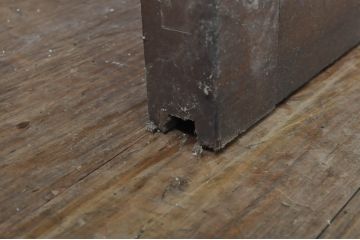 アンティーク建具　欅(ケヤキ)材　堂々とした佇まいが存在感を放つガラス入り格子蔵戸1枚(玄関戸、格子戸、引き戸)(R-080197)