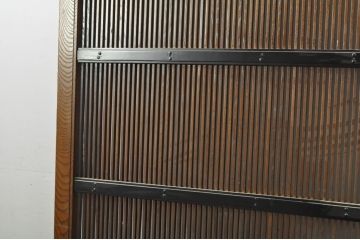 アンティーク建具　美品　欅(ケヤキ)材　和モダンな空間を演出する格子蔵戸1枚(玄関戸、格子戸、引き戸)(R-080198)