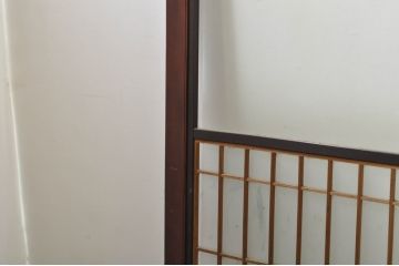 アンティーク建具　上手物!!　高級品　欅(ケヤキ)材　古い大邸宅で使われていた漆塗りの大きなガラス戸2枚セット(引き戸)(R-080199)