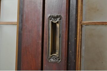 アンティーク建具　上手物!!　高級品　欅(ケヤキ)材　古い大邸宅で使われていた漆塗りの大きなガラス戸2枚セット(引き戸)(R-080199)