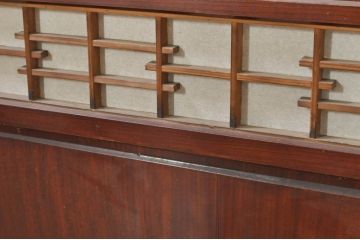 アンティーク建具　上手物!!　高級品　欅(ケヤキ)材　古い大邸宅で使われていた漆塗りの大きな障子戸2枚セット(引き戸、ガラス帯戸)(R-080200)