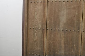 アンティーク建具　総欅(ケヤキ)材　時を経た風合いが楽しめる蔵戸1枚(引き戸、玄関戸)(R-080201)