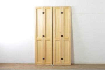 中古　美品　特注　高級品!!　総檜(ヒノキ)材　職人手作りの背の高い折れ戸1対2枚セット(建具、木製扉)(R-080203)