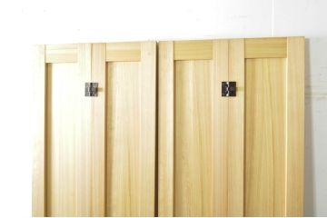 中古　美品　特注　高級品!!　総檜(ヒノキ)材　職人手作りの背の高い折れ戸1対2枚セット(建具、木製扉)(R-080203)