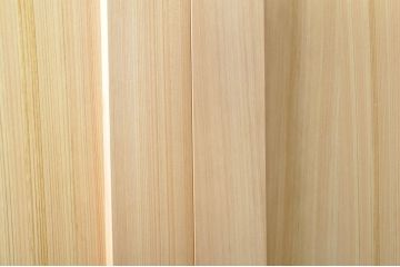 中古　美品　特注　高級品!!　総檜(ヒノキ)材　職人手作りの背の高い折れ戸1対2枚セット(建具、木製扉)(R-080203)