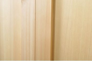 中古　美品　特注　高級品!!　総檜(ヒノキ)材　職人手作りの背の高い折れ戸1対2枚セット(建具、木製扉)(R-080203)
