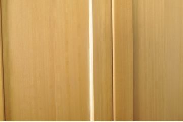 中古　美品　特注　高級品!!　総檜(ヒノキ)材　特大　職人手作りの背の高い折れ戸1枚(建具、木製扉)(R-080204)