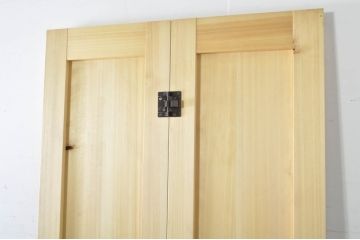 中古　美品　特注　高級品!!　総檜(ヒノキ)材　特大　職人手作りの背の高い折れ戸1枚(建具、木製扉)(R-080204)