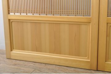 中古　美品　ペットドア付き　ひょうたんのデザインがアクセントの背の高い格子入りアクリル戸2枚セット(格子戸、引き戸、ガラス戸、建具)(R-080206)