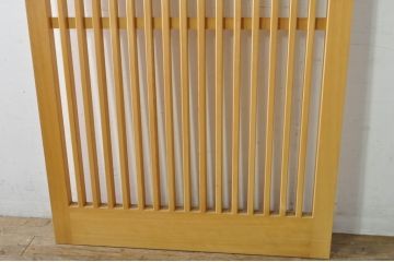 中古　美品　様々なインテリアに馴染むシンプルな荒格子戸1枚(引き戸、建具)(R-080207)