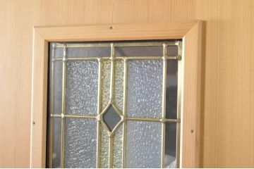 中古　特大　ステンドグラスがアクセントの親子ドア(木製扉、建具)(R-080210)