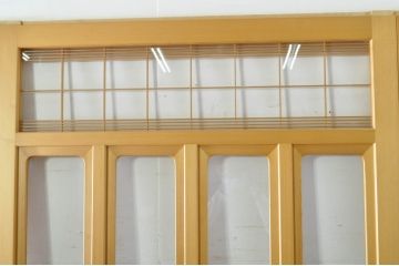 中古　ペットドア付き　和モダンな空間づくりにおすすめのアクリル戸3枚セット(引き戸、ガラス戸、建具)(R-080212)