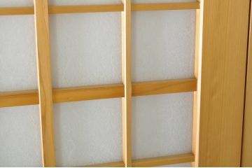 中古　落ち着きのある空間を演出する升目(マス目)の格子入りガラス戸3枚セット(きつね格子、狐格子、格子戸、引き戸、建具)(R-080214)
