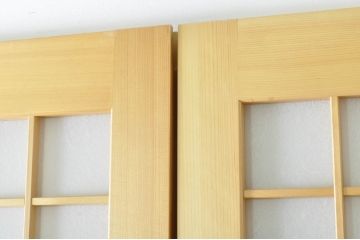 中古　落ち着きのある空間を演出する升目(マス目)の格子入りガラス戸3枚セット(きつね格子、狐格子、格子戸、引き戸、建具)(R-080214)