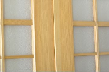 中古　落ち着きのある空間を演出する升目(マス目)の格子入りガラス戸3枚セット(きつね格子、狐格子、格子戸、引き戸、建具)(R-080214)