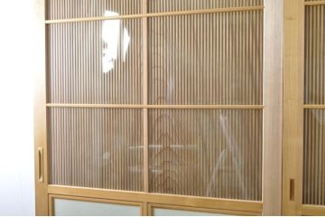 中古　特大　杉材　和の空間を高めるアクリル入り格子戸2枚セット(引き戸、ガラス戸、建具)(R-080215)