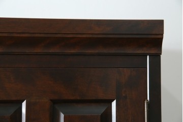 中古　美品　希少モデル　北海道民芸家具　濃淡のある木の色味が美しい収納力抜群のワードローブ　(R-080218)