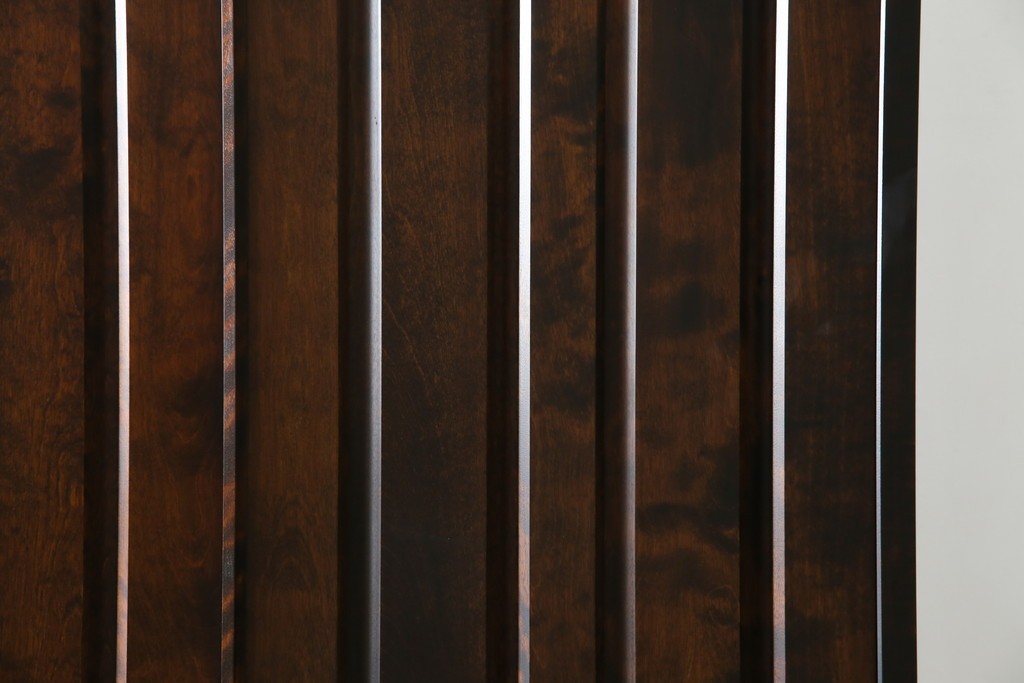 中古　美品　希少モデル　北海道民芸家具　濃淡のある木の色味が美しい収納力抜群のワードローブ　(R-080218)