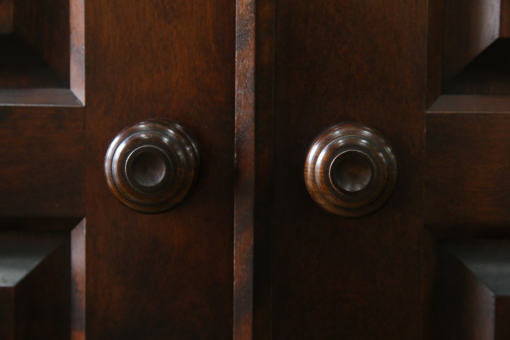 中古　美品　希少モデル　北海道民芸家具　濃淡のある木の色味が美しい収納力抜群のワードローブ　(R-080218)