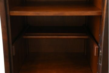 中古　美品　希少モデル　北海道民芸家具　幅狭　細身で取り入れやすい上品な幅狭ワードローブ(洋服タンス、収納棚、ロッカータンス)(R-080219)
