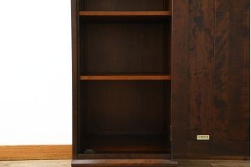 中古　美品　希少モデル　北海道民芸家具　幅狭　細身で取り入れやすい上品な幅狭ワードローブ(洋服タンス、収納棚、ロッカータンス)(R-080219)