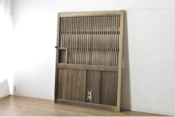 アンティーク建具　松材　時代の流れを感じさせる格子蔵戸1枚(引き戸、玄関戸、格子戸)(R-080220)