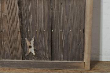 アンティーク建具　松材　時代の流れを感じさせる格子蔵戸1枚(引き戸、玄関戸、格子戸)(R-080220)