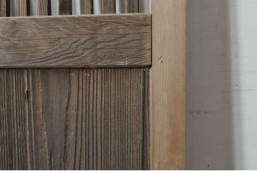 アンティーク建具　松材　時代の流れを感じさせる格子蔵戸1枚(引き戸、玄関戸、格子戸)(R-080220)