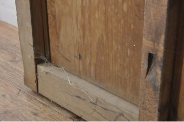 アンティーク建具　松材　時代の流れを感じさせる格子蔵戸1枚(引き戸、玄関戸、格子戸)(R-080220)