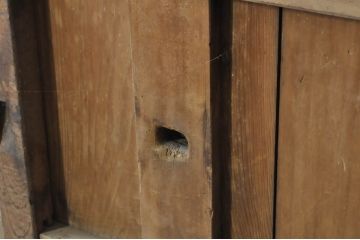 アンティーク建具　松材　時代の流れを感じさせる格子蔵戸1枚(引き戸、玄関戸、格子戸)(R-080220)