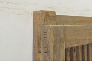 アンティーク建具　松材　時代の流れを感じさせる格子蔵戸1枚(引き戸、玄関戸、格子戸)(R-080220)