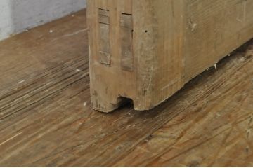 アンティーク建具　松材　時代の流れを感じさせる格子蔵戸1枚(引き戸、玄関戸、格子戸)(R-080220)
