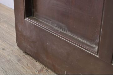 アンティーク建具　富山産　ガラス入り　キレイな漆塗りで真鍮の彫金が目を惹く格子蔵戸1枚(引き戸、玄関戸、格子戸)(R-080221)