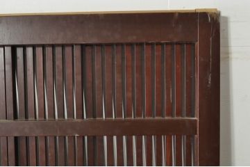 アンティーク建具　富山産　ガラス入り　キレイな漆塗りで真鍮の彫金が目を惹く格子蔵戸1枚(引き戸、玄関戸、格子戸)(R-080221)