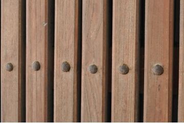 アンティーク建具　総欅(ケヤキ)材　巾着をモチーフにした金具が目を引く格子蔵戸1枚(引き戸、玄関戸、格子戸)(R-080222)