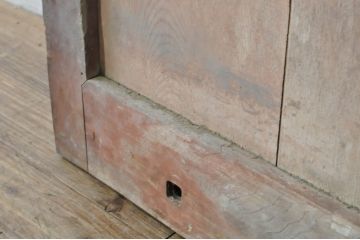 アンティーク建具　総欅(ケヤキ)材　巾着をモチーフにした金具が目を引く格子蔵戸1枚(引き戸、玄関戸、格子戸)(R-080222)