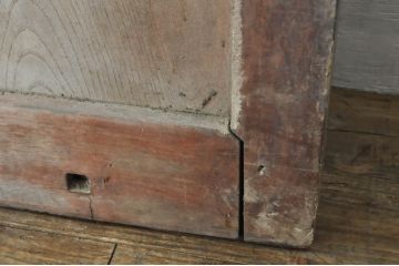アンティーク建具　総欅(ケヤキ)材　巾着をモチーフにした金具が目を引く格子蔵戸1枚(引き戸、玄関戸、格子戸)(R-080222)