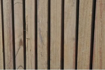 アンティーク建具　総欅(ケヤキ)材　巾着をモチーフにした金具が目を引く格子蔵戸1枚(引き戸、玄関戸、格子戸)(R-080222)