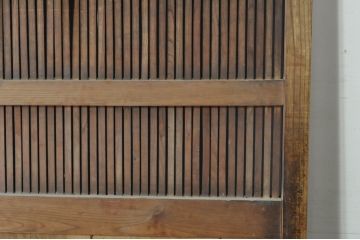 アンティーク建具　上手物!!　うさぎの金具も良いね　厚く背も高い高級な格子蔵戸1枚(引き戸、玄関戸、格子戸)(R-080223)