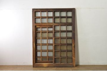 アンティーク建具　ガラス入り　和モダンな空間を演出する升目(マス目)格子のくぐり戸1枚(きつね格子、狐格子、蔵戸、玄関戸、引き戸)(R-080224)