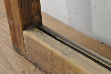 アンティーク建具　ガラス入り　和モダンな空間を演出する升目(マス目)格子のくぐり戸1枚(きつね格子、狐格子、蔵戸、玄関戸、引き戸)(R-080224)