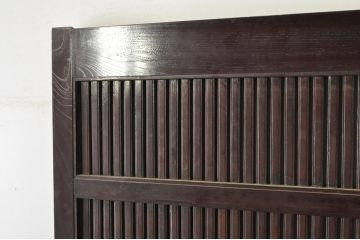 アンティーク建具　上手物!!　富山産　総欅(ケヤキ)材　裏側まで漆塗りの格子蔵戸1枚(引き戸、玄関戸、格子戸)(R-080225)