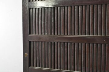 アンティーク建具　上手物!!　富山産　総欅(ケヤキ)材　裏側まで漆塗りの格子蔵戸1枚(引き戸、玄関戸、格子戸)(R-080225)